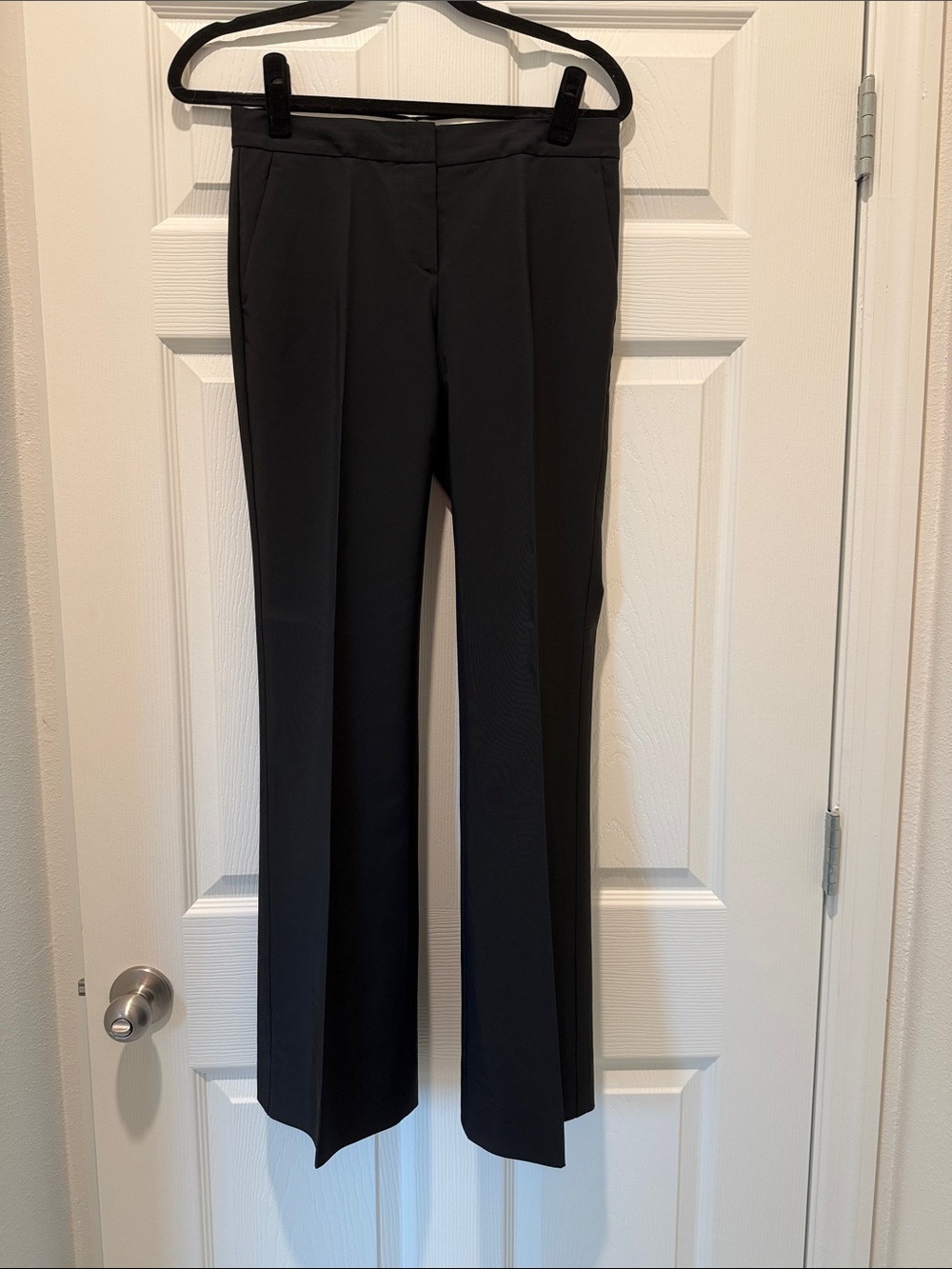 Theory Black Boot-Cut Dress Pants size for very good condition